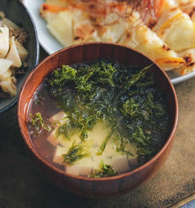 豆腐と海藻のたけのこ出汁スープ